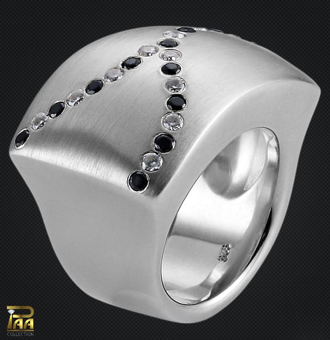 Ring Silber mit eingeriebenen Zirkonia