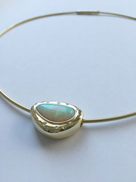 Collier mit Opal