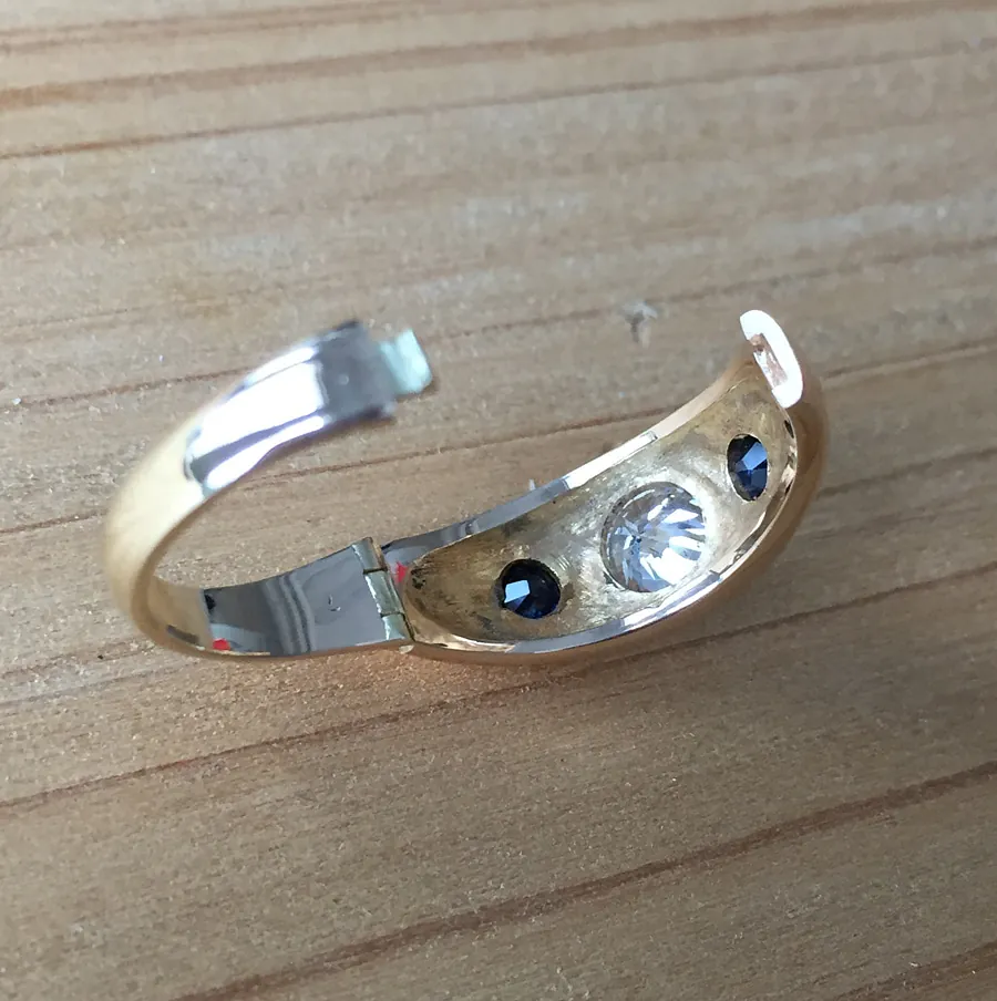 Ring zum Öffnen wegen starker Fingergelenke